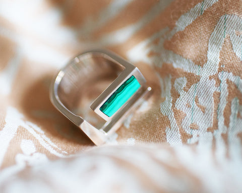Edge Ring Silver with Chrysoprase Agate