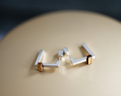 Quadrato Studs Gold with Pink Opal