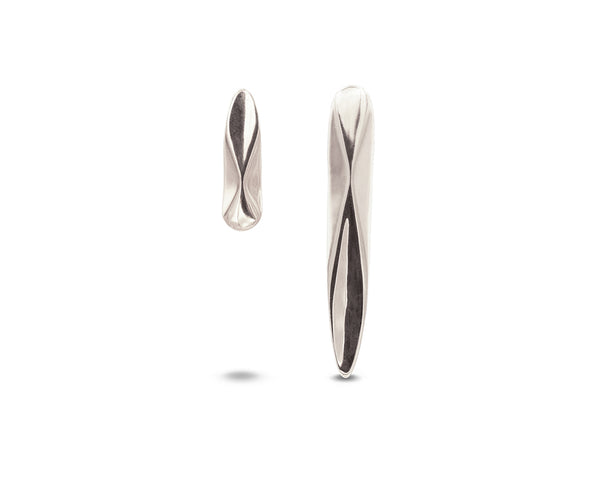 Boucles d'oreilles dépareillées en argent